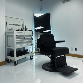 Cultura Hair Studios logo