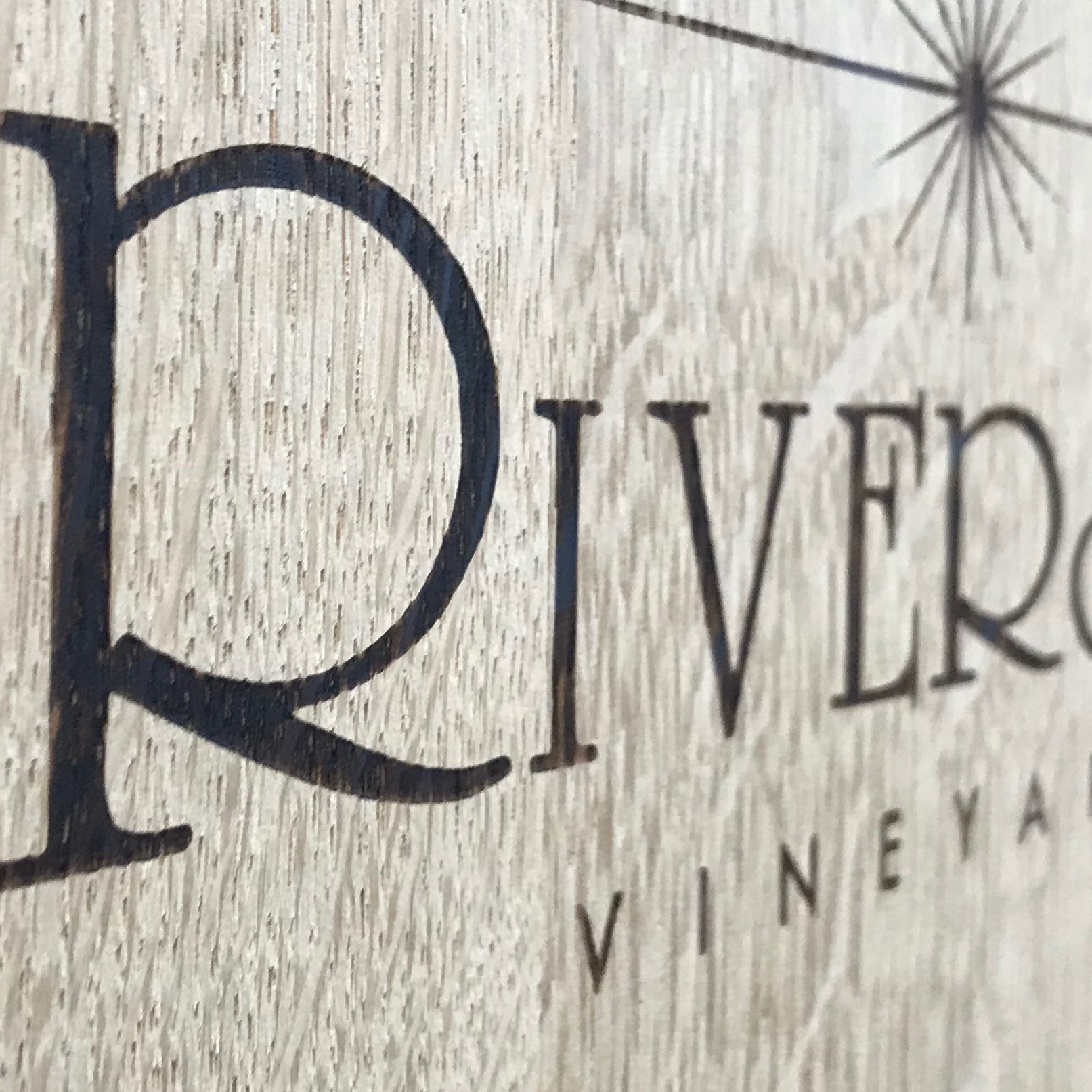 Riverstar Vineyards logo